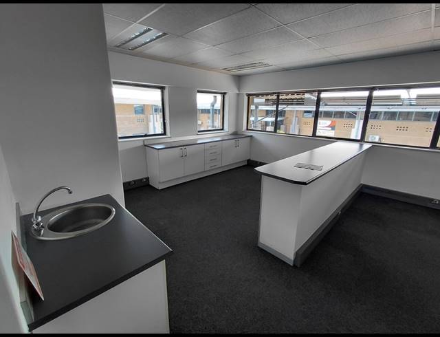 320M² OFFICE TO LET IN RANDJESPARK